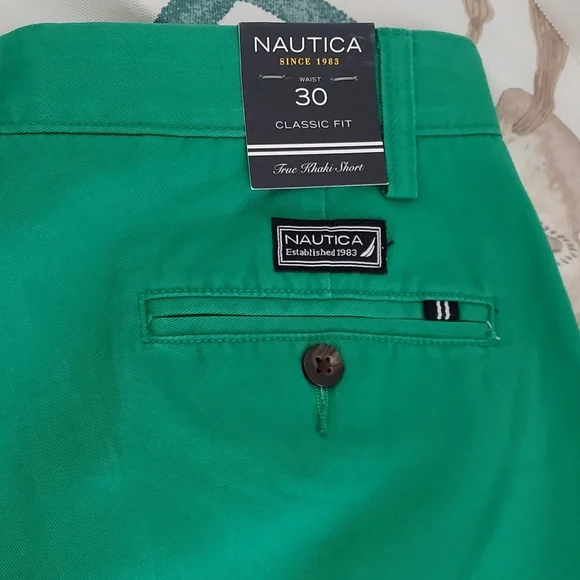 NWT, Nautica Men's 30" Waist Classic Fit Parrot Green Khaki Shorts - Picture 5 of 6